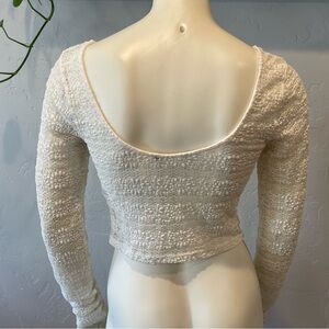 Women’s stretch lace scoop back crop top size medium